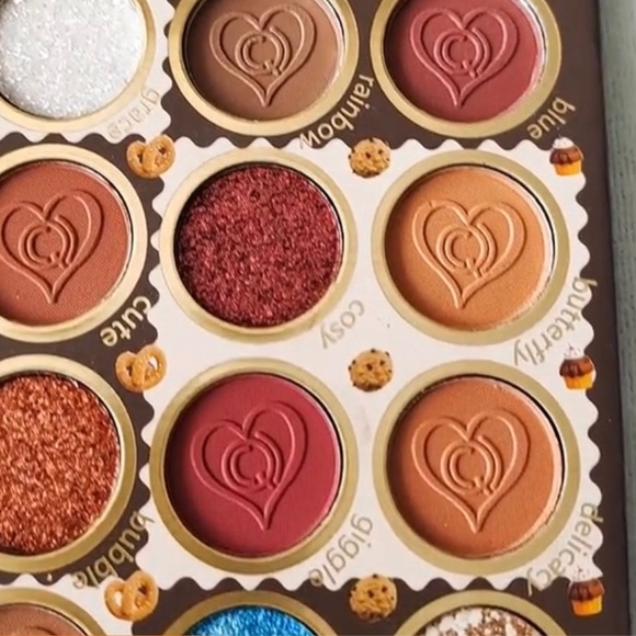 Chocolate Vault 42-Color Chocolate Eyeshadow Palette - Picture 5 of 13